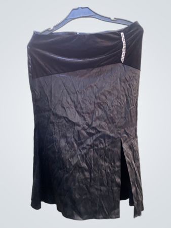 FaithVintage Schwarzer Satinrock mit Schlitz