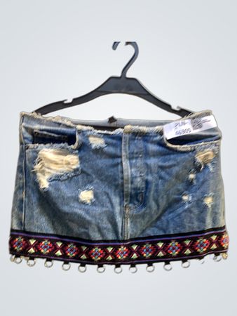Denimrock mit besticktem Saum