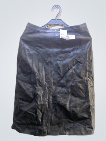 Schwarzer Lederrock