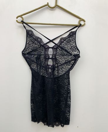 Schwarzes Spitzen-Trägerkleid NT-59469