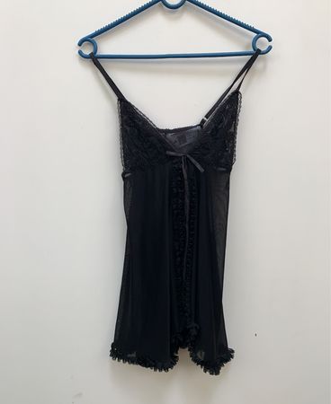 Babydoll mit schwarzer Spitzenbordüre