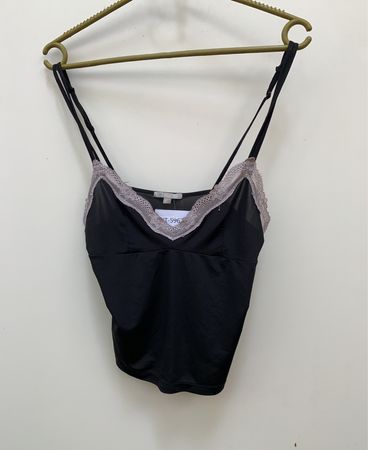 ICI & Maintien Schwarzes Spitzen-Cami-Top