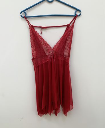 Rote Spitzenbabydoll