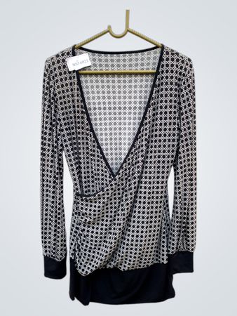 Schwarz-weißer geometrischer Druck Wickeloberteil