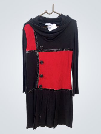Jus d'Orange Paris Schwarzes und Rotes Kleid mit Kapuze