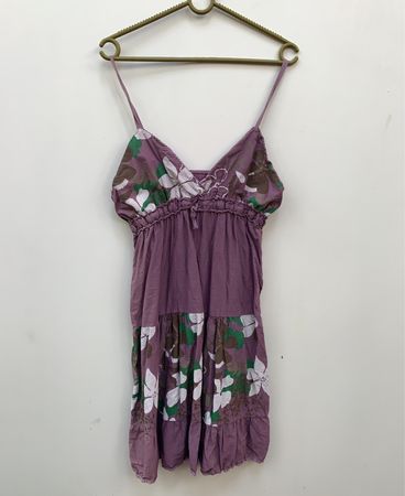 Lila Blumendruck-Cami-Kleid
