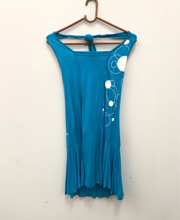 Marquillat Kréol "Histoire d'avoir des émotions" Blauer Top mit weißen Kreisen