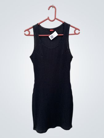 TOBAGO Schwarzes geripptes ärmelloses Minikleid