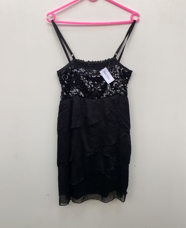 Schwarzes, mit Pailletten besetztes Cami-Kleid