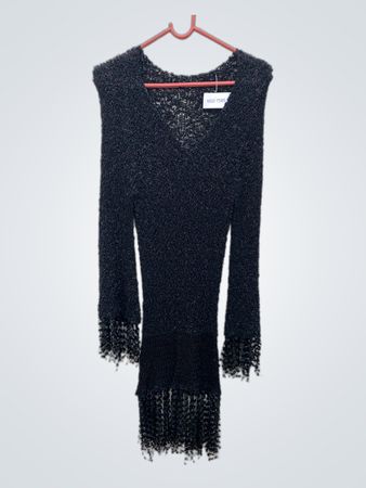 Schwarzes strukturiertes Kleid mit Fransen-Detail