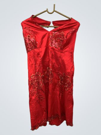 Rotes Pailletten-Blumenkleid
