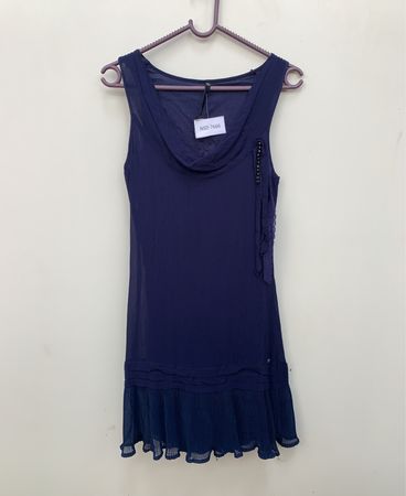 COCOON Navy Blue Ärmelloses Kleid mit gefälteltem Saum