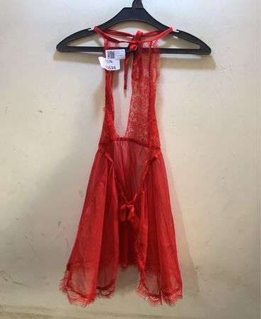 Rote Spitzen-Halter-Lingerie