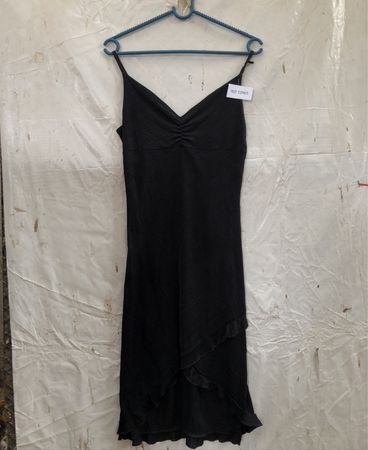 Schwarzes Spaghetti-Trägerkleid