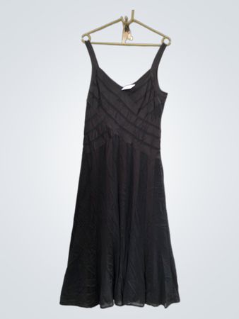 Schwarzes Kleid