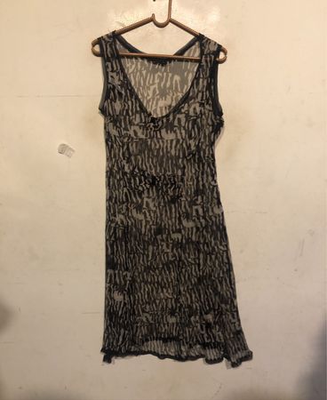 Robe sans manches transparente avec imprimé abstrait
