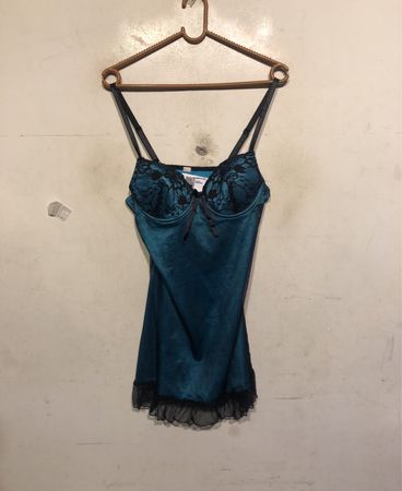 Teal und schwarze Spitzenbesatz Chemise