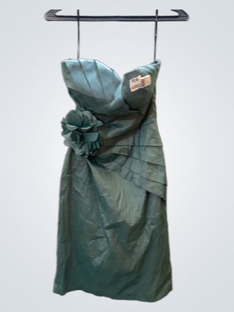 FaithVintage trägerloses Kleid mit Blumenakzent
