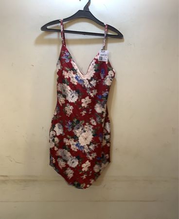 FaithVintage Rote Blumen-Nachtwäsche