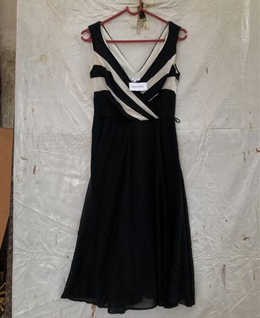 PETITE Collection Schwarz-Weiß gestreiftes V-Ausschnitt Kleid