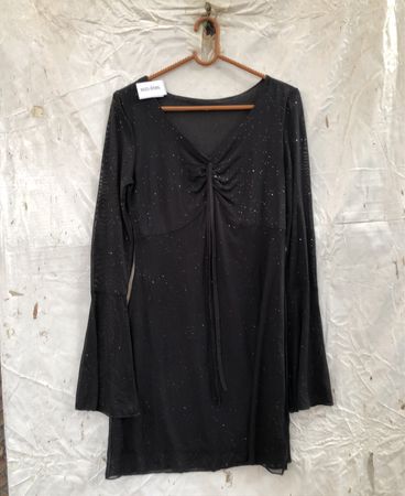 Schwarzes Mesh-Glitzerkleid mit Krawattenfront