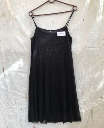 Schwarzes Slipkleid mit weißem Etikett NSD-7045
