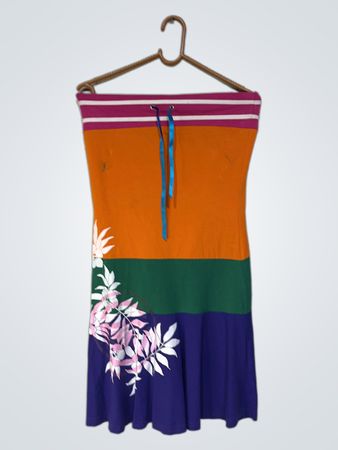 Trägerloses Farbblockkleid mit floralem Druck