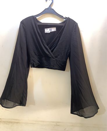 FaithVintage Schwarzes Glockenärmel-Crop-Top