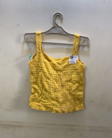 Gelbes gehäkeltes Tanktop