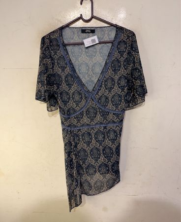 MM.ASE Damen Gemusterter V-Ausschnitt Top