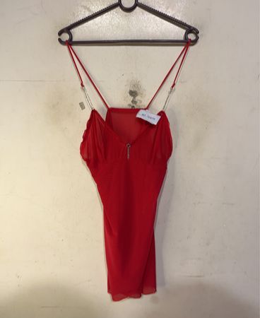 Rotes Spaghetti-Top Kleid mit Reißverschlussdetail