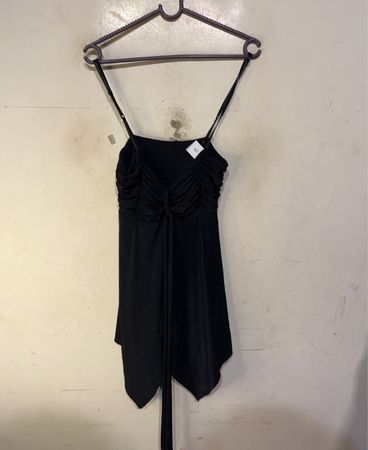 Schwarzes gerafftes Camisole-Top