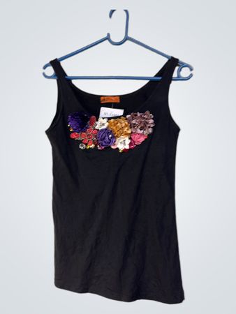 Cinderella Schwarzes Tanktop mit Blumenverzierung