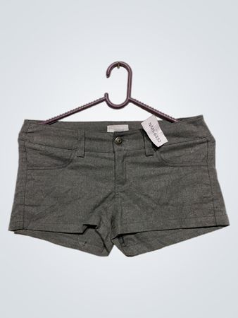 Gedämpfte graue Shorts