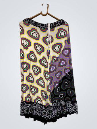 Asymmetrischer Rock mit abstraktem Druck