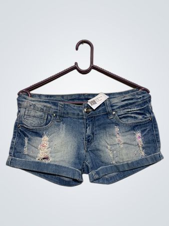 Verwaschene Denim-Shorts mit Strasssteinen