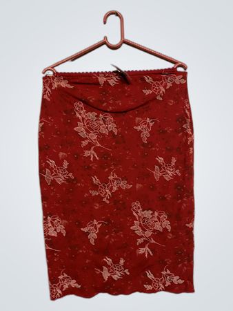Roter Blumenmuster-Midirock