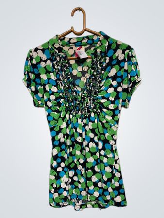 Bluse mit kurzen Ärmeln und Rüschendetail im Punktedesign