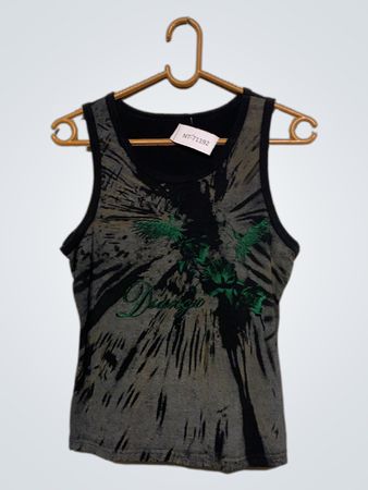 Schwarzes Tanktop mit grünem Grafikdesign