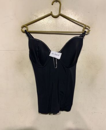 Schwarzes Korsett mit Strassdetails
