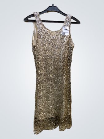 Ärmelloses Kleid mit Paillettenverzierung