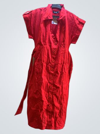 Blanco Roter Knopf-up Midi-Kleid