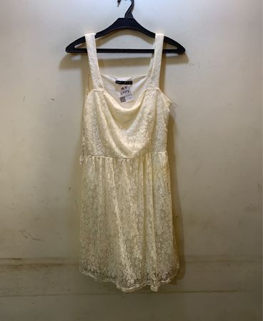 Atmosphere Cream Spitze Kleid