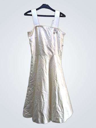Weißes Midi-Kleid mit Trägern