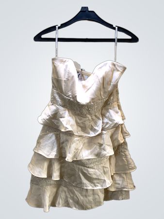 Forever New Trägerloses Rüschenkleid