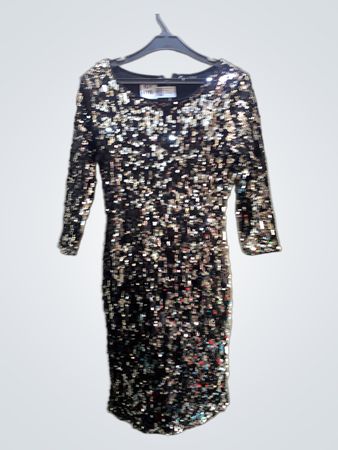 Paillettenlangarmkleid mit offenem Rücken