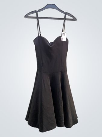 Schwarzes Mini-Kleid