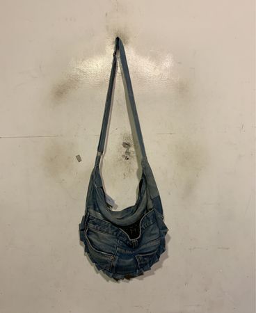 Denim Schultertasche mit BG-226 Etikett