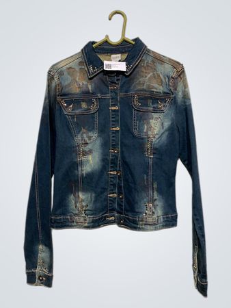 Jeansjacke mit Nieten und vintage Print