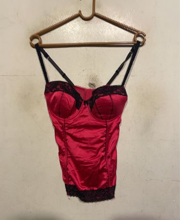 ColaGirl Rotes Korsett mit schwarzer Spitze